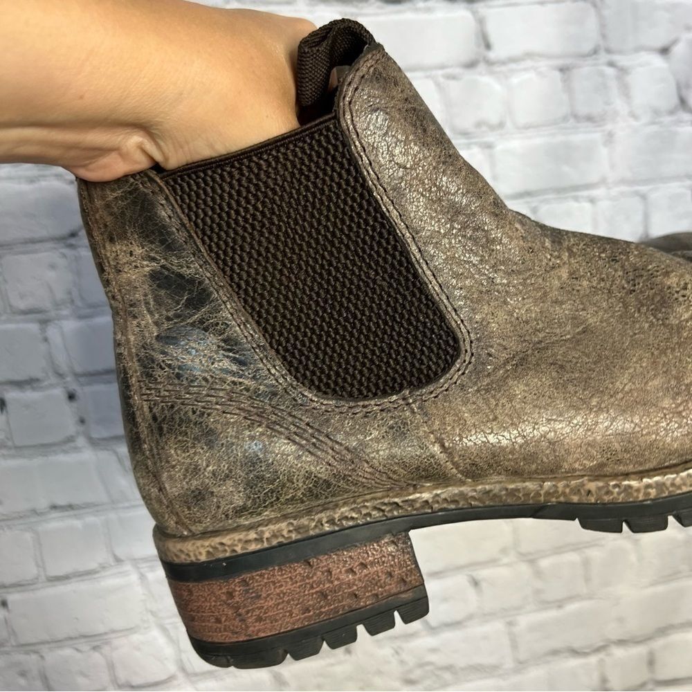 Diba True Taupe Distressed Crackle Leather Chunky Block Heel Booties Size 9 - Picture 5 of 9